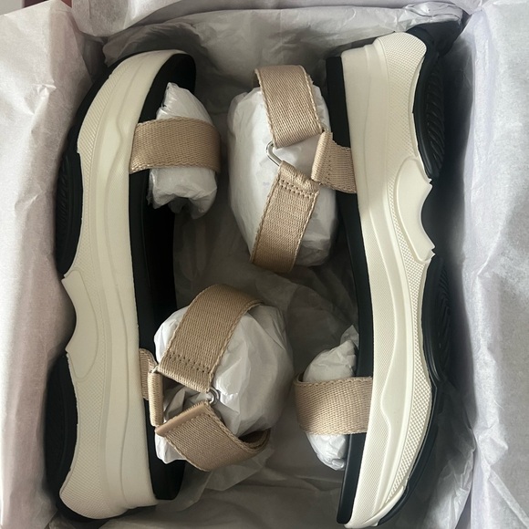 Nordstrom Women's beige Sandals - Picture 8 of 8